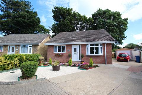 3 bedroom detached bungalow for sale, Beckside, Hornsea