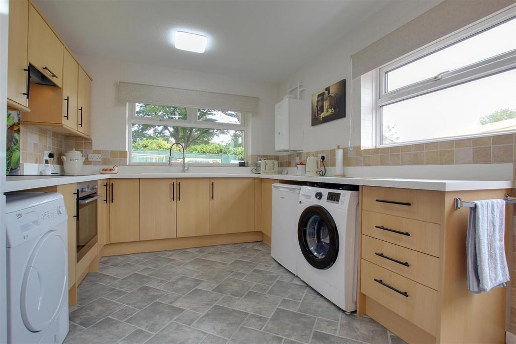 Dining kitchen