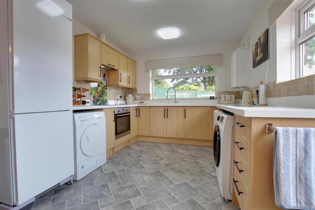 Dining kitchen