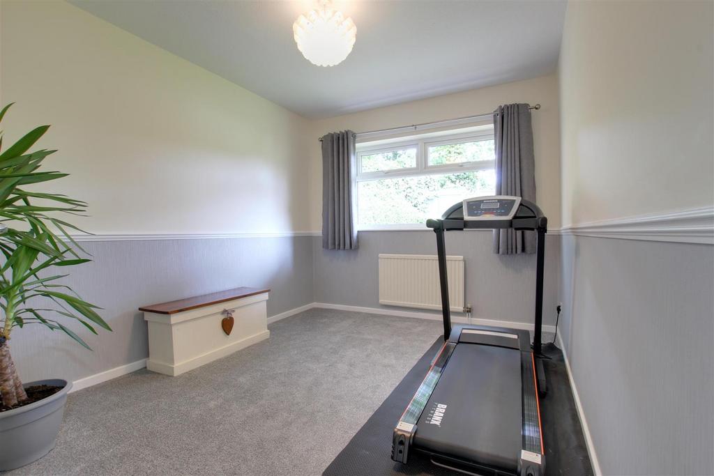 Bedroom 2 (rear)