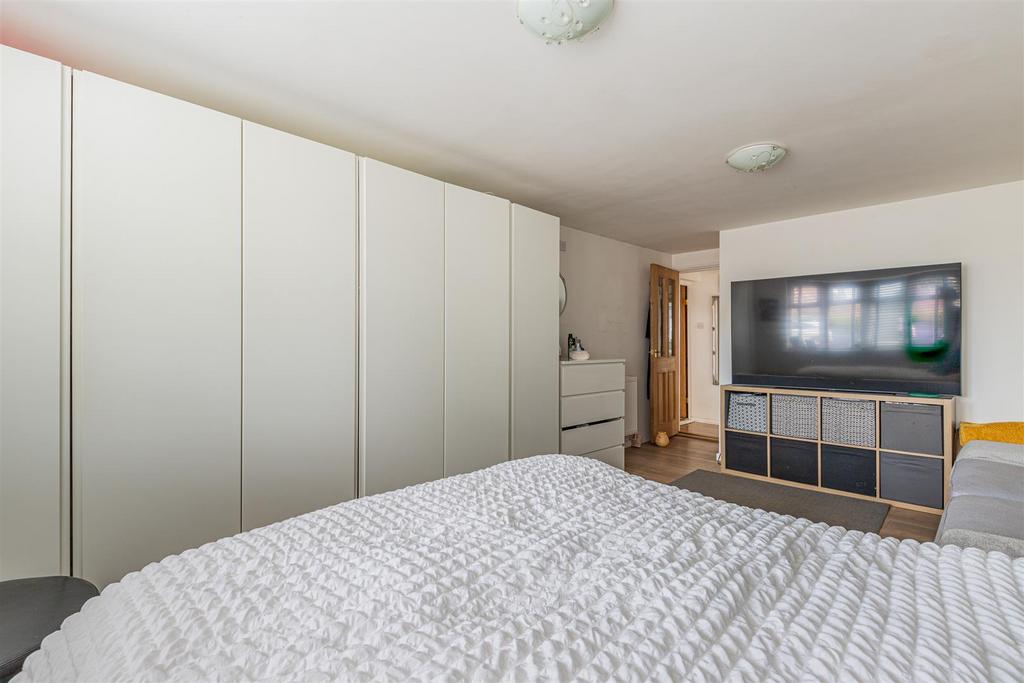 Manor Way 114-2.jpg