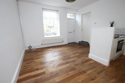 1 bedroom terraced house to rent, Victoria Street, Queensbury, Bradford