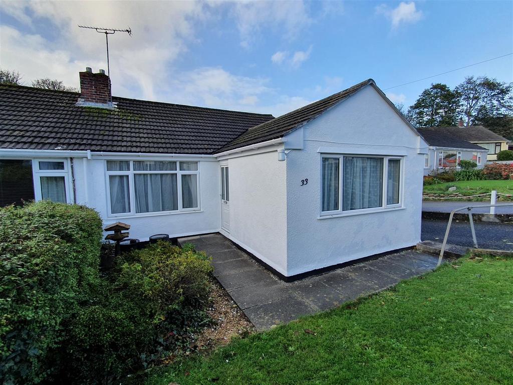 Moresk Close, Truro 3 bed semidetached bungalow to rent £1,100 pcm