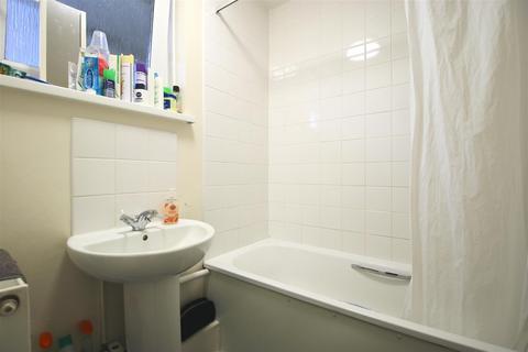 2 bedroom house to rent, Headlam Street, London E1