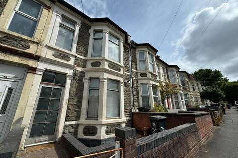 4 bedroom terraced house to rent, Chelsea Park, Bristol BS5