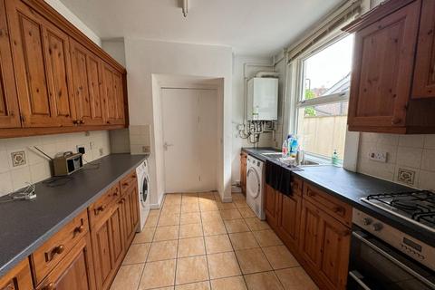 4 bedroom terraced house to rent, Chelsea Park, Bristol BS5