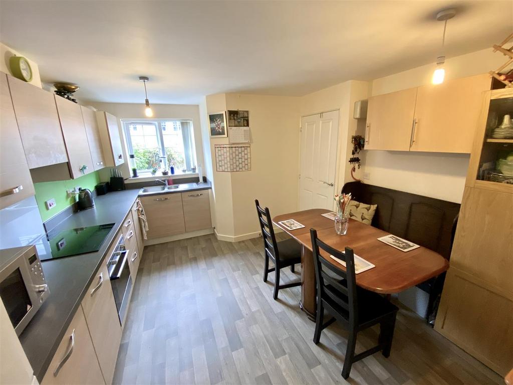 Open Plan Kitchen and Dining Room