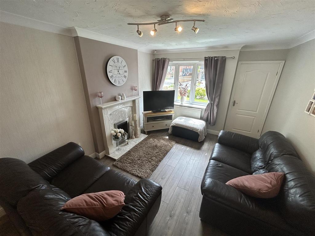 THROUGH LOUNGE & DINING AREA