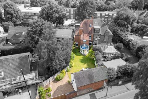 5 Walsall Road, Four Oaks, Sutton Coldfield, B74 4ND