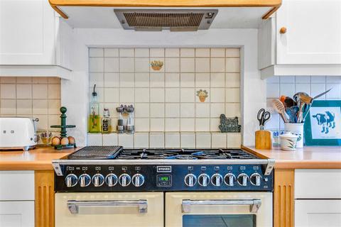 5 Walsall Road, Four Oaks, Sutton Coldfield, B74 4ND