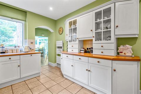 5 Walsall Road, Four Oaks, Sutton Coldfield, B74 4ND