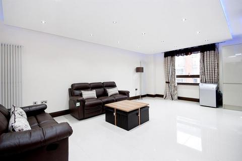 2 bedroom flat for sale, The Water Gardens, London W2