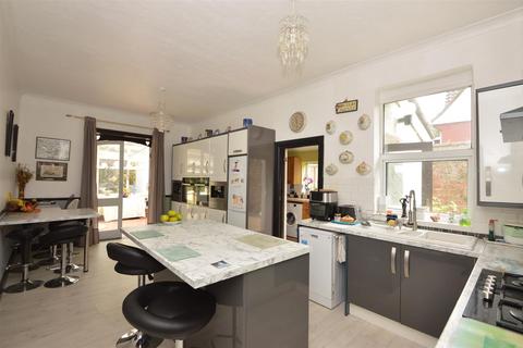 4 bedroom detached bungalow for sale, CENTRAL RYDE