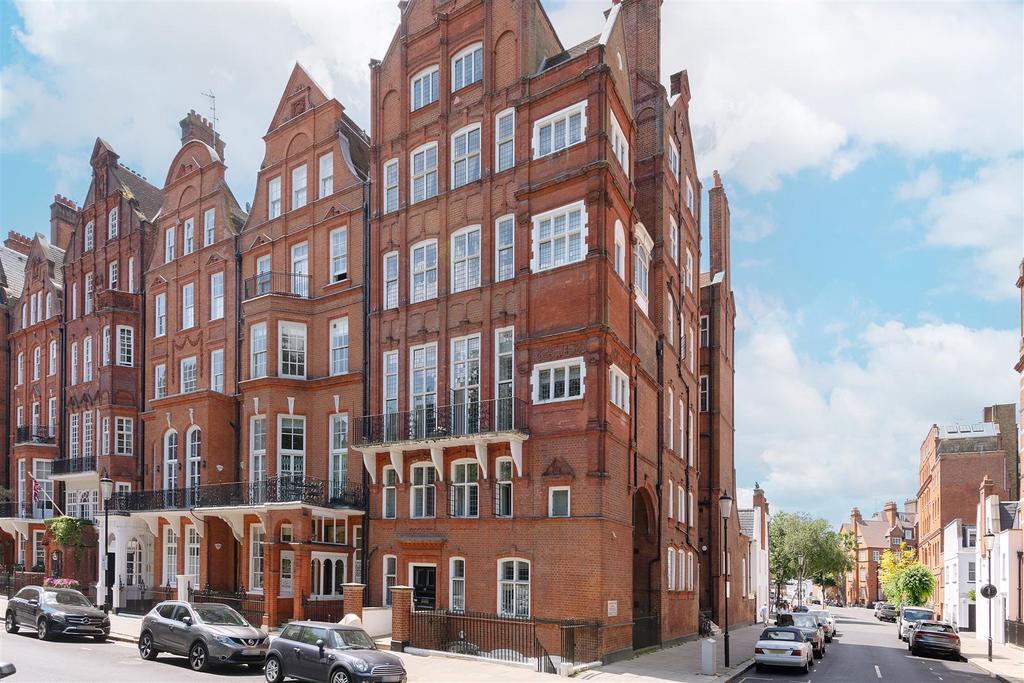 Cadogan Square, Knightsbridge SW1X 2 bed flat for sale - £1,495,000