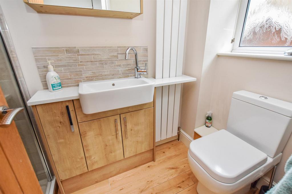 Ensuite A.jpg