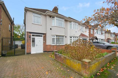 38 Hogarth Gardens, Hounslow, TW5 0QS