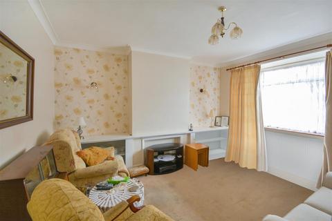 38 Hogarth Gardens, Hounslow, TW5 0QS