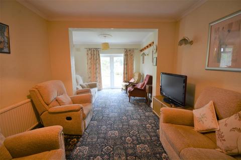 38 Hogarth Gardens, Hounslow, TW5 0QS