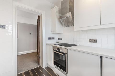 2 bedroom flat for sale, Richmond Hill Court, Richmond