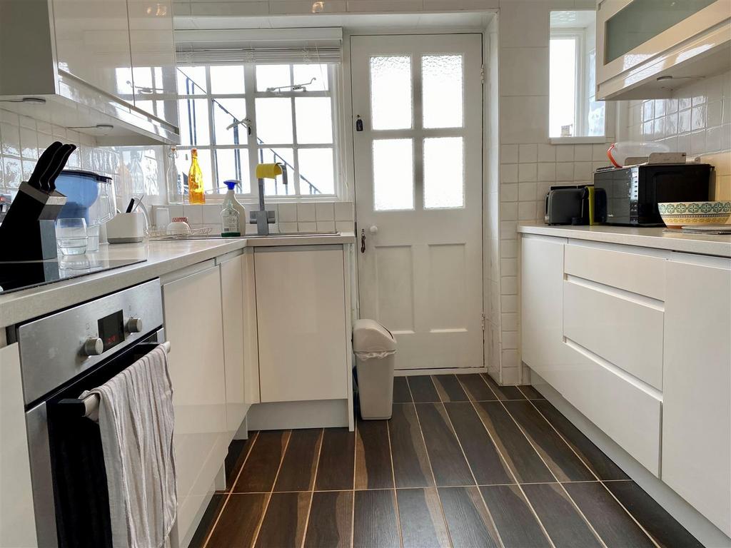 Richmond Hill Court, Richmond 2 bed flat for sale £725,000