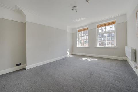 2 bedroom flat for sale, Richmond Hill Court, Richmond