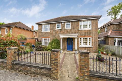 4 bedroom detached house for sale, Burnside Close, Twickenham