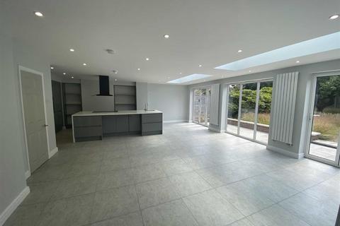 4 bedroom house to rent, DeQuincey Road, West Timperley, Altrincham