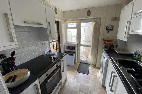 17 Biddulph Estate, Llanelli, SA15 2BU