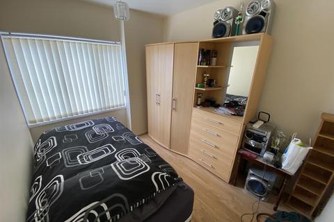 17 Biddulph Estate, Llanelli, SA15 2BU