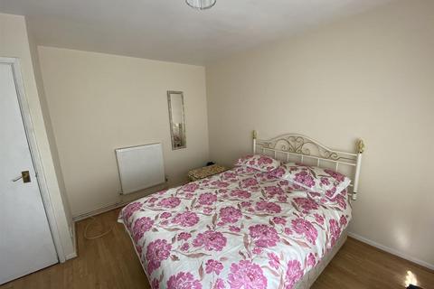 17 Biddulph Estate, Llanelli, SA15 2BU