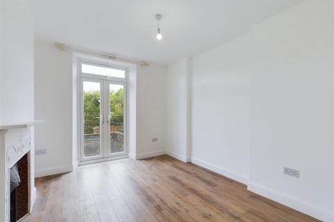 1 bedroom apartment to rent, Heath Road, Twickenham