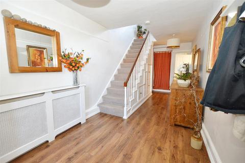 4 bedroom cottage for sale, Back Street, Mundesley