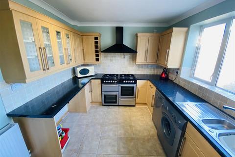 3 bedroom semi-detached house to rent, Northcliffe Road, Ashbourne DE6