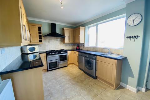 3 bedroom semi-detached house to rent, Northcliffe Road, Ashbourne DE6