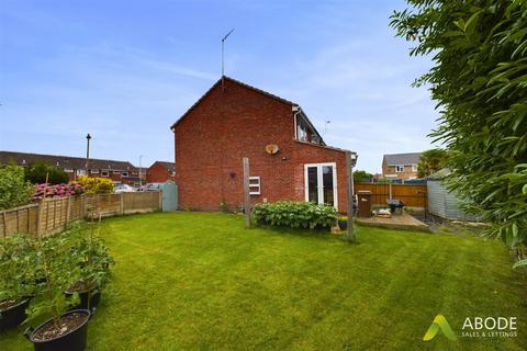 2 bedroom end of terrace house for sale, Oak Close, Uttoxeter ST14