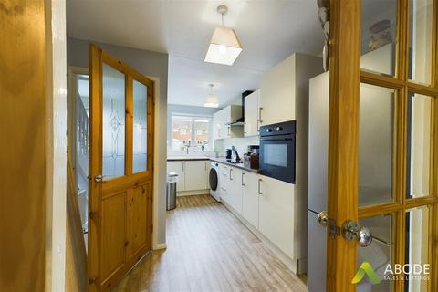 13 Oak Close, Uttoxeter, ST14 7PS