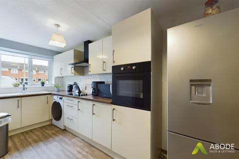 13 Oak Close, Uttoxeter, ST14 7PS