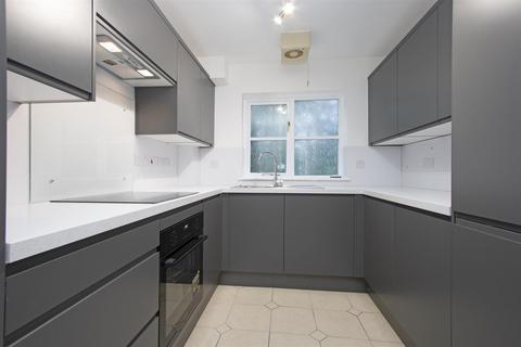 2 bedroom flat to rent, 70 Parkside, Wimbledon SW19