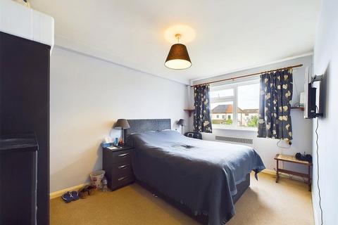 1 bedroom apartment to rent, Molesey Avenue, West Molesey