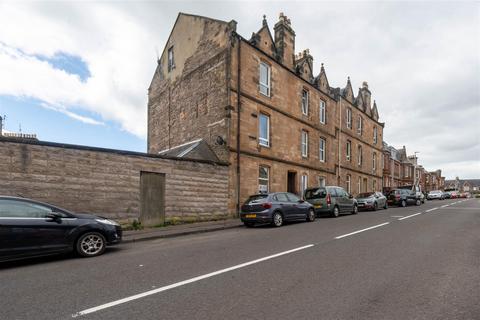 22e Abbot Street, PH2 0EE