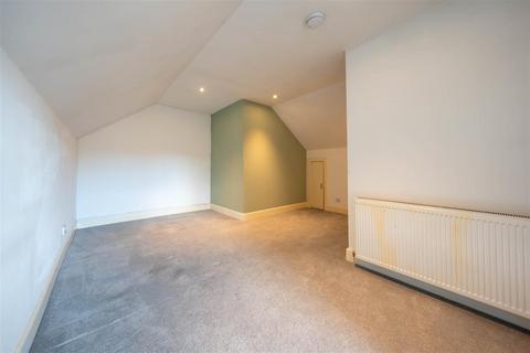 22e Abbot Street, PH2 0EE