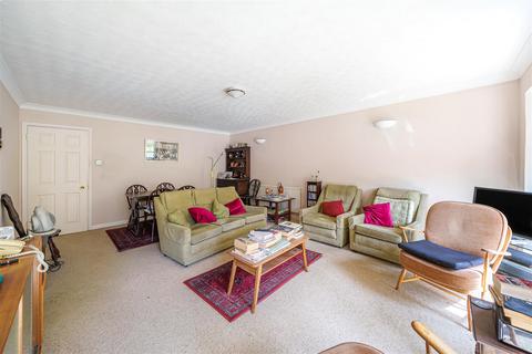 2 bedroom flat for sale, The Embankment, Bedford