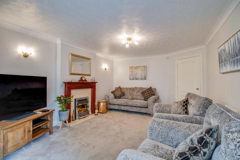 4 bedroom detached house for sale, Sherwood Drive, Wakefield WF2