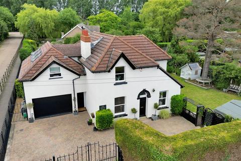 4 bedroom detached house for sale, Chapel Lane, Willington