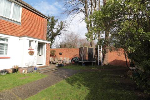 2 bedroom maisonette for sale, Royston Road, Byfleet, Surrey