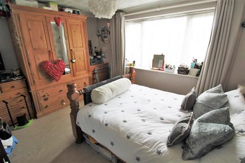 2 bedroom maisonette for sale, Royston Road, Byfleet, Surrey
