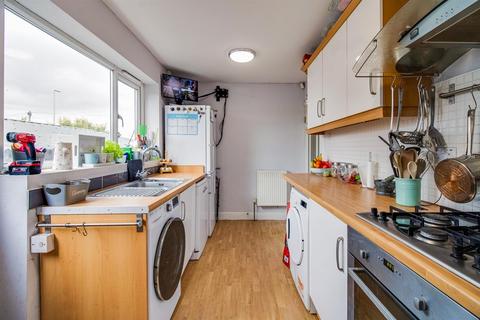 Avondale Common Lane, East Ardsley, Wakefield, WF3 2EF