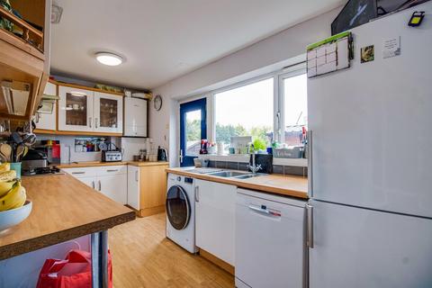 Avondale Common Lane, East Ardsley, Wakefield, WF3 2EF