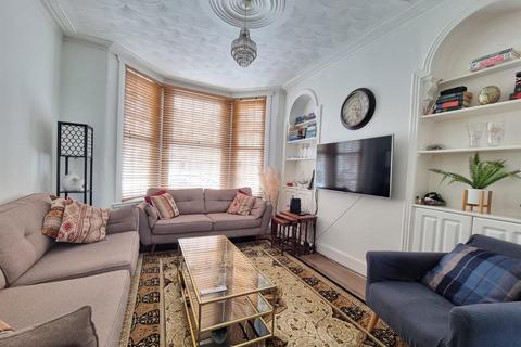 4 bedroom semi-detached house for sale, Mitcham Road, Ilford