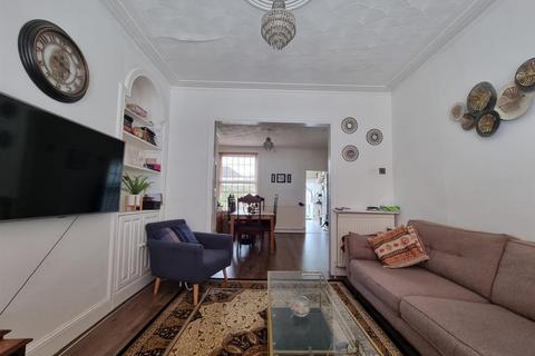 4 bedroom semi-detached house for sale, Mitcham Road, Ilford